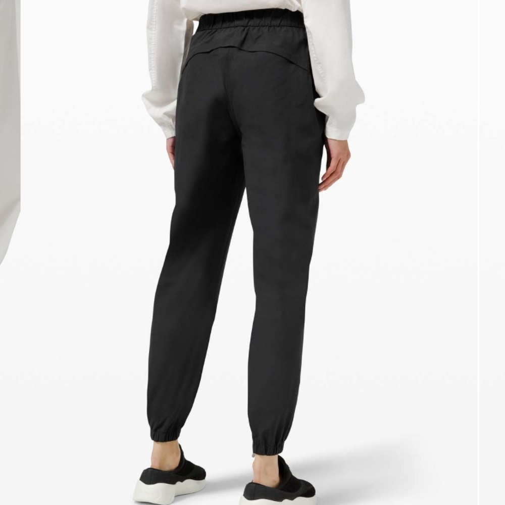 LIKE NEW LULULEMON WARPSTREME BLACK HIGH-RISE 7/8 JOGGER - Size 28 SKU:142